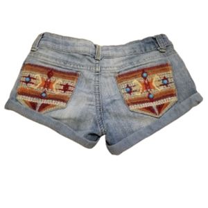 Rue21 womens 1 / 2 distressed denim shorts